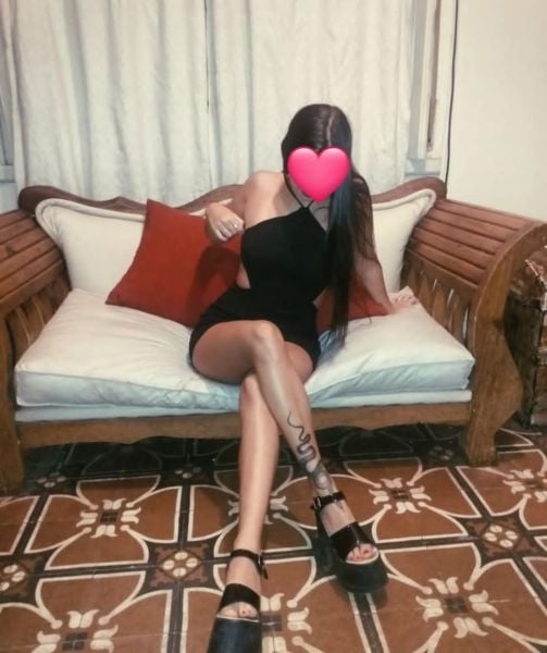 Hola, soy Jazmin, una chica apasionada, dulce, tierna, carismática y siempre lista para explorar tus fantasías. Me encanta crear conexiones auténticas, ofrecer experiencias únicas y disfrutar contigo. Soy una mezcla de dulzura y seducción, con un toque de misterio. Me atraen las conversaciones interesantes y experimentar nuevas formas de placer. ¡Ven, vamos a disfrutar juntos!