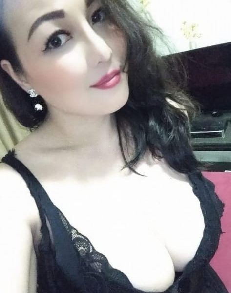 Hello everybody. I'm Juli from Vietnam. I am a mature woman with a lot of experience. When you are tired, want to relax and enjoy a new feeling, call me. I am sure you will be satisfied with the service that I bring to you. I offer a full range of services. You will have a great experience when you are with me