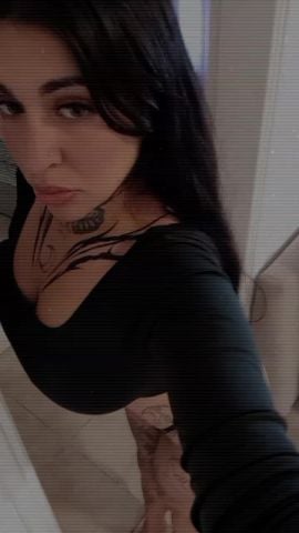 Nicole 
