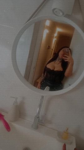 Nicole 