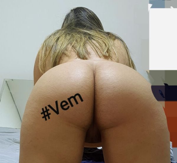 Tenho 28 anos e sou uma acompanhante com seios naturais, pele branquinha e um belo bumbum. Se você procura uma parceira safada para desfrutar de muito prazer, está no lugar certo. Sou uma mulher divertida e experiente. Realizo todas as práticas de forma prazerosa: oral, vaginal e anal (custo adicional). Agora também aceito pagamento por cartão. Garanto que vou satisfazê-lo completamente na cama. Atendo em Motel, mas também posso ir até você. Vamos aproveitar um momento especial juntos. Para marcar seu horário, entre em contato pelo número de WhatsApp. Estarei esperando por você. Beijos.Horário de atendimento: Das 11:00 às 23:00 horasCachê: R$ 200,00 – 1 hora.