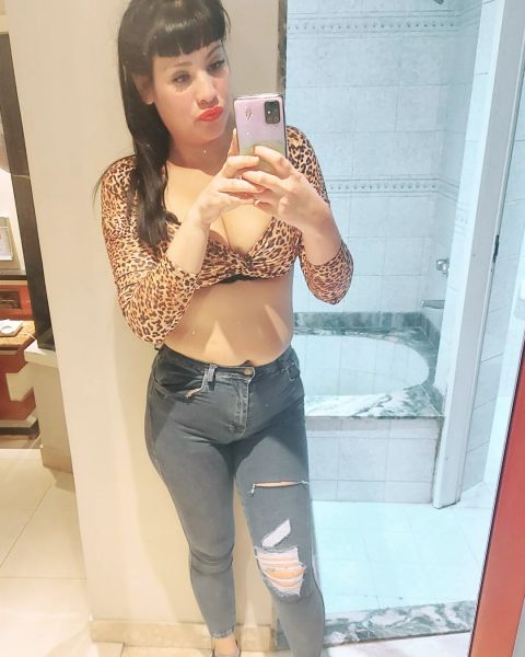 Hola amores soy florciitaa 🫶 tu bebita complaciente 🤤 vení a divertirte conmigo un ratito no te vas arrepentir 
Podés encontrarme en Instagram como Flor.mariel9 🤭 para que veas que soy 100%real 