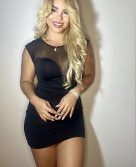 Young Latina blondie fit
