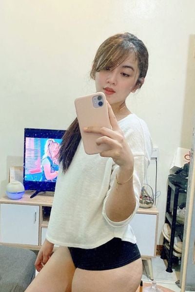   Body figure : 34C - 24 - 34 Height : 167cm Weight : 54 kg Language : English , Malay Online chat : +60166227699 Voice Call : +60166227699 Rate : Rm 350 1 hour Rate : Rm 650 4 hours Rate : Rm 950 7 hours Nazra is our naturally busty glamorous local malay doll. Her pretty face and body with curves in all the right places turn heads and make her the object of desire. On top of stunning looks, Nazra is a friendly and warm girl that is easy going and fun.