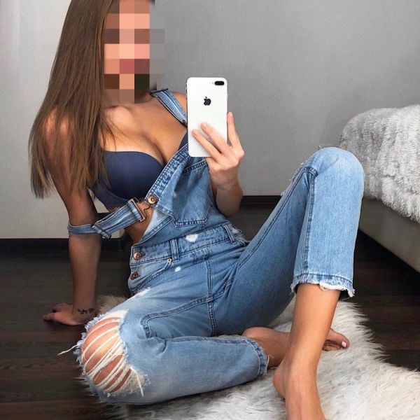   I am a young student in Prague.I am a 21 year old girl.Brunette without silicone.I like to spend my time with you.And contact me on my whatsapp.I look forward to see you.
