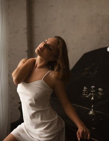 1hour-250€ (only escort) Included in the price: classic. blowjob in a condom. what do you like? striptease? erotic massage? something like that. Sex is only in a condom because I take care of my health.