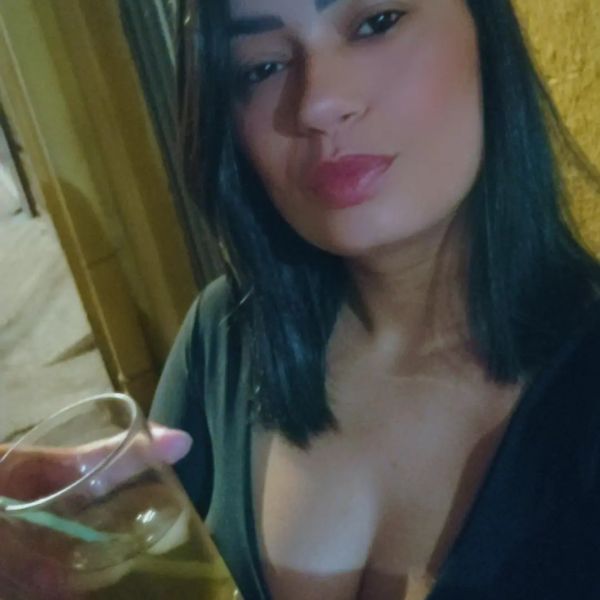 Sou uma mulher muito educada e tarada ao mesmo tempo. Gosto de deixar o cliente à vontade! Vou te levar à loucura! Adoro realizar fantasias.Horário de atendimento: Segunda a sábado, 24 horasCachê a combinar.