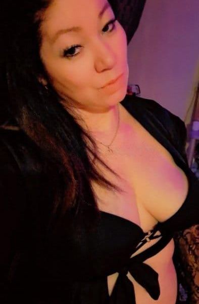 Hi ... I am a mature woman and I like to enjoy sex, I really like passionate kisses. Positions, Greek, mutual black kiss...etc. I share unique moments with body massage... an erotic shower, a drink... a conversation... My hours are from 12:00 to 4:00 every day... and nights and weekends by appointment. Call me and I'll explain to you delighted and we are .. kisses. Spanish Holaaa ... I'm a mature woman and I like to enjoy sex, I like a lot of passionate kisses .postures, Greek, mutual black kiss ..etc .. share unique moments with body massage ... an erotica shower, a cup ... una conversation ..