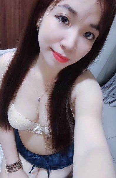 My name is Yuri. 21 years old from Vietnam??. Single and likes to have sex in strange positions. I like sex when I feel like I'm a lover. Dear, are you free to experience it? I came here on a short trip, very happy to have the opportunity to meet each other in this wonderful country of saudi