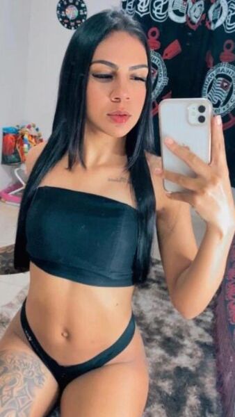 Olá, tenho 20 anos e estou a passar uma temporada na cidade. Sou uma morena magrinha e natural, com um estilo jovem. O meu serviço inclui massagem, sexo oral e finalização. Venha desfrutar de uma hora de prazer comigo.Horário de atendimento: Das 10:00 às 00:00 horasCachê a combinar.