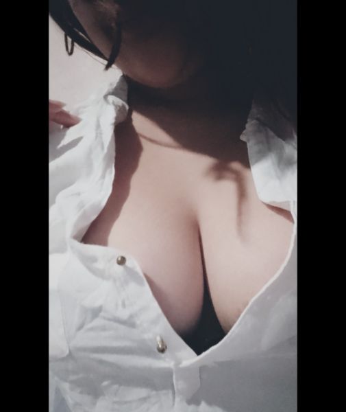 Soy una chica amorosa respetuosa mucha higiene personal chequea mi perfil y contacta mis servicios .. que la vas a pasar súper .. soy nueva en gemidos así que alguna cosita q nose pa lo aprendo  
 súper rápido 
Me encanta el sexo  contra el servicio una vez  escho déjame buenas reseñas ❤️solo virtual chicos 

