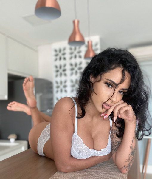   Hello, I'm Eriza, I'm sure you've been attracted by my photo and I'm delighted and excited to meet you soon and spend unforgettable moments with you. I am able to give you full satisfaction thanks to my experience and my ability to understand men better. I am a very dynamic person, ready at any time to receive you or to come to your home at your convenience. I have already met various types of men during my time in this field. So it would be easy for me to bring you what you're looking for. I'm mostly online, so you can contact me directly at any time for information or to make an immediate appointment. Feel free to contact me at any time.