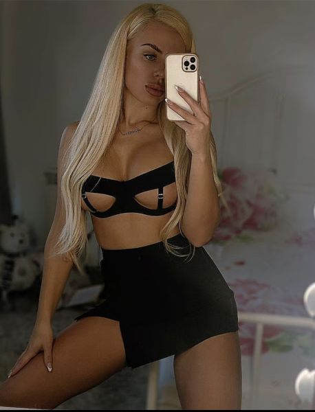 stay in a PRIVATE luxury apartment!

Hello gentlemen! My name is Anna. I am a 100% independent girl. My service is high quality Gfe with a sensual, intimate and erotic experience. Always dressed in sexy lingerie ready to make all your secret dreams c