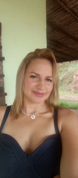 Soy una rica venezolana bien caliente🔥dispuestas a satisfacer tus deseos más oscuros 😈

🤳🏻Sex chat
📹 Videollamada
📷Pack de fotos
📹Vídeo personalizado 