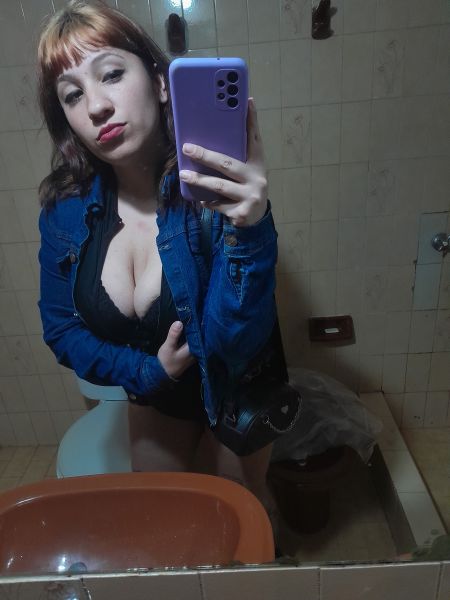 Hola amor soy una putita lista para cumplir todas tus fantasías, estoy disponible todos los días para sacarte toda la leche🥰