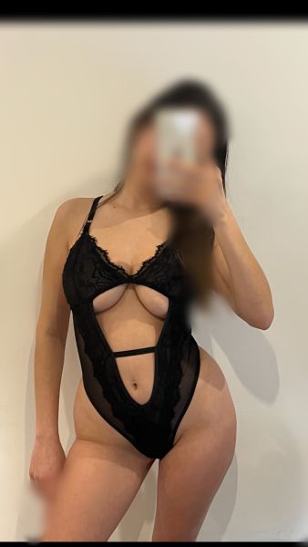 Hola amor, soy Estefi . Y quiero que pases un momento super caliente y placentero conmigo🥵🔥 
