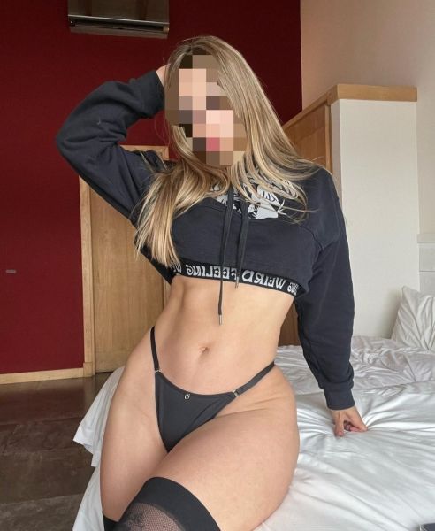 Hola bebe.. Te cuento soy una pendeja hermosa de nivel tengo dpto privado super lindo y discreto . Mi servicio es convencional muy rico onda novios con besitos y caricias , veni a conocerme y pasarla bien rico ♡ Hablame y te paso mas info 