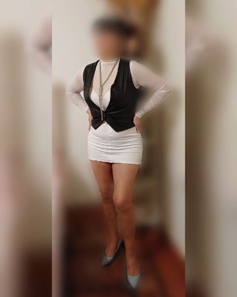 Hola mi amor..  querés pasar un buen momento con una madurita dulce y apasionada? Te espero. 
Acepto efectivo o transferencia. 
Dice 50 pero no, no digo mi edad.