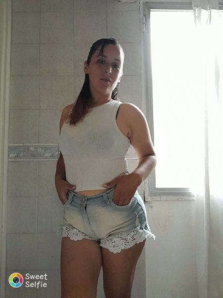 Soy exclusiva me gusta que te guste el cuerpo real, no soy 90/60/90 😅ofrezco servicio convencional, lenceria erotica, trato de novia, y lo que me pidas... si venis con buena onda obvio... soy re copada! Vamos a pasarla bien 😉