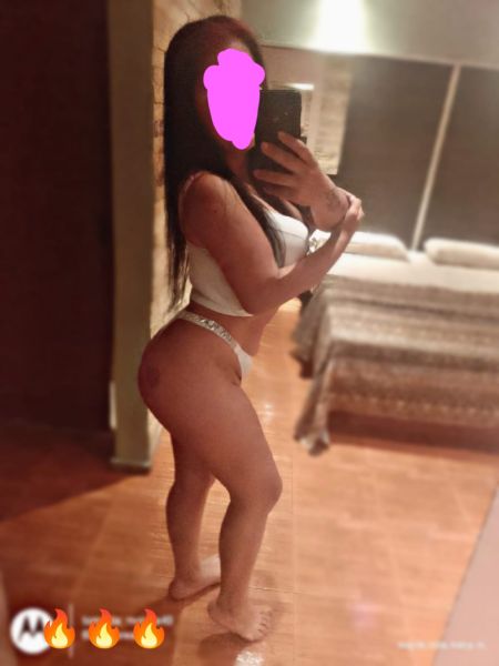 Holiiis mi nombre es jimee💋
Llegue para hacerte pasar la mejor hora bebe😈
Super copada y cariñosa🤩😍
 Veni a visitarme no te vas arrepentir💋💋