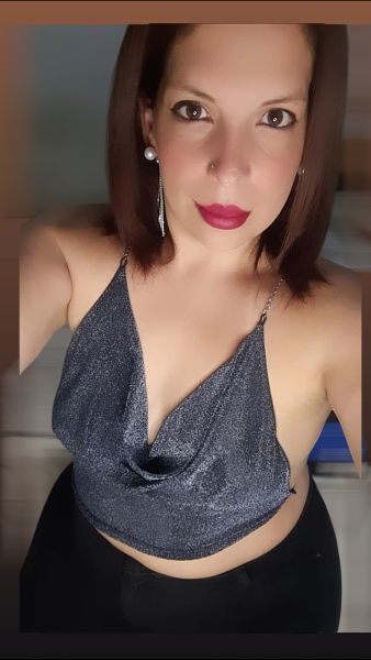 Hola amor!! Bienvenido a mi perfil.. 
Puedes disgustar las fotos de mi perfil y en si al whatsapp puedes pedir fotos de mi rostro..
Mi perfil es real sin fakee.
Solo por el momento realizo virtual,  sexting con contenido en el momento o personalizado o galería.
Videollamada 
Contenido personalizado o de galería
Transmisión en vuvo
ENCUENTROS CONSULTAR 

