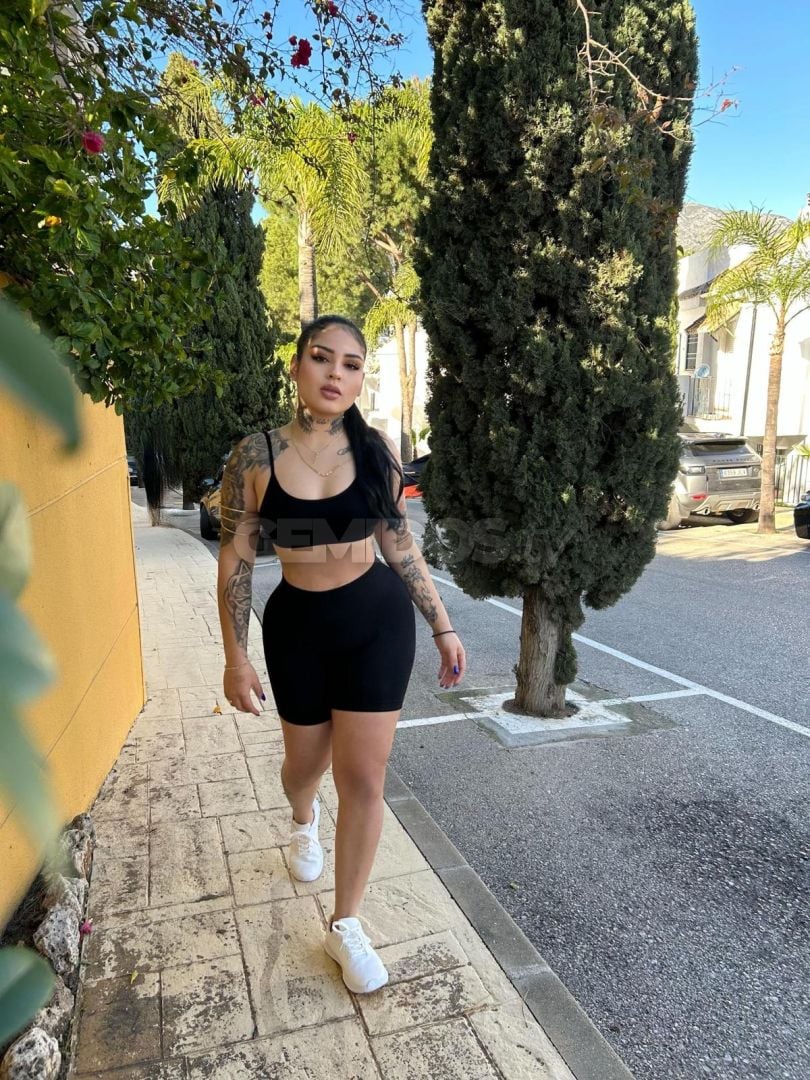 Nicole 