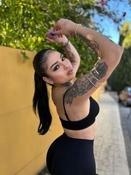 Nicole 