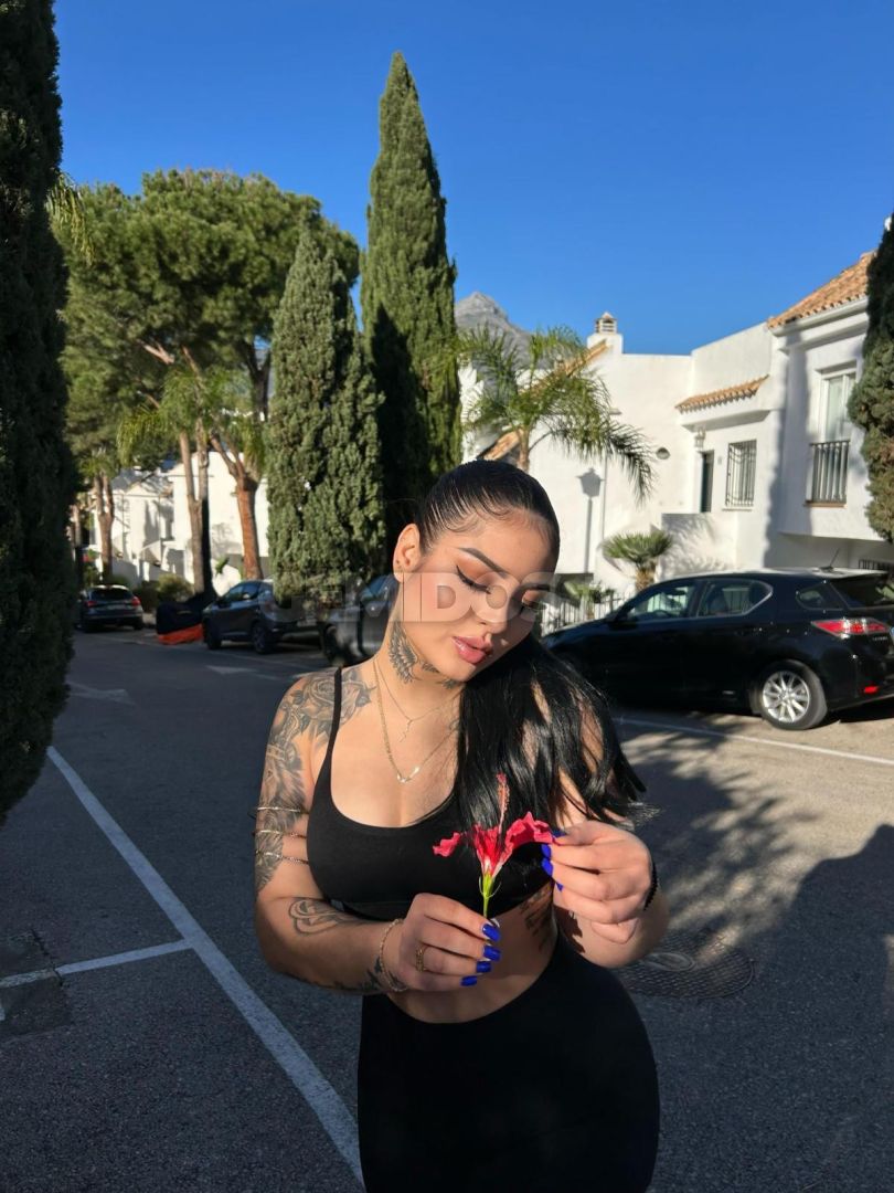 Nicole 