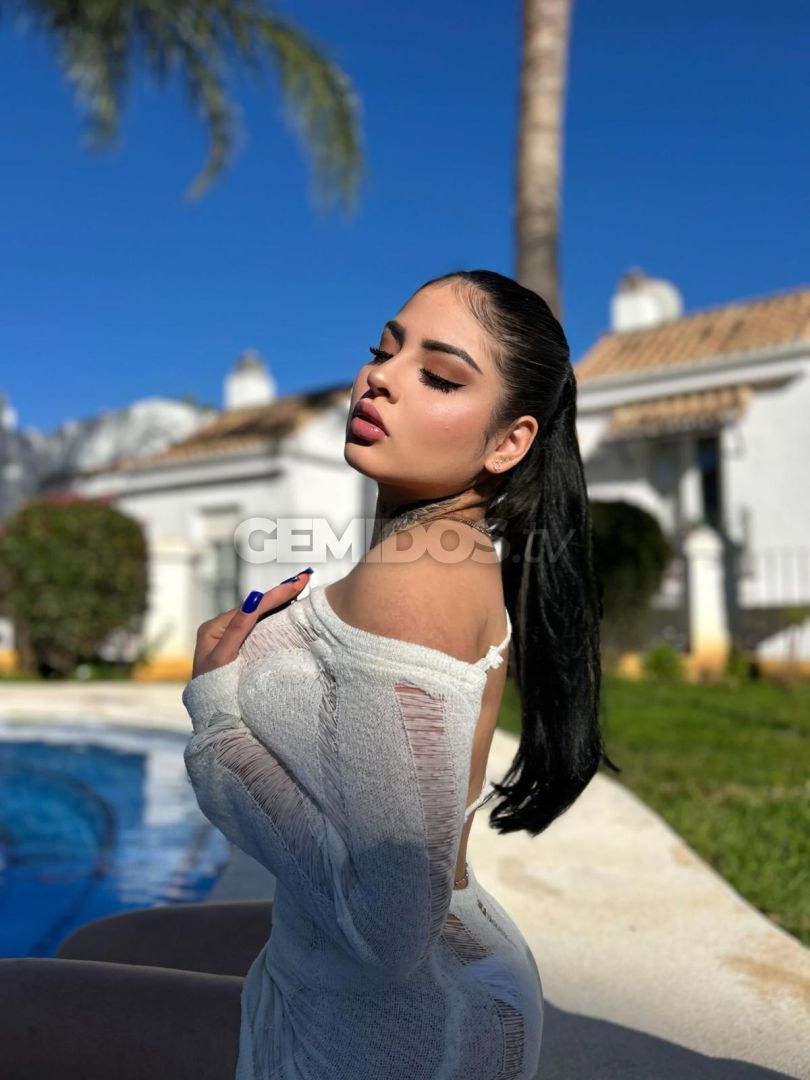 Nicole 