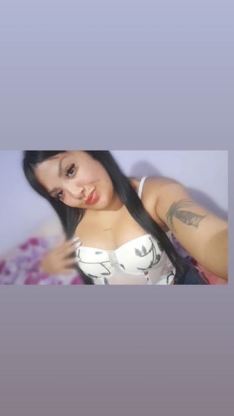 Holis por aca mikeyla 
Soy morochita, soltera bien putita
Amo hacer videos llamadas complaciendote todo lo que me pidas 🫠😍 hago encuentros