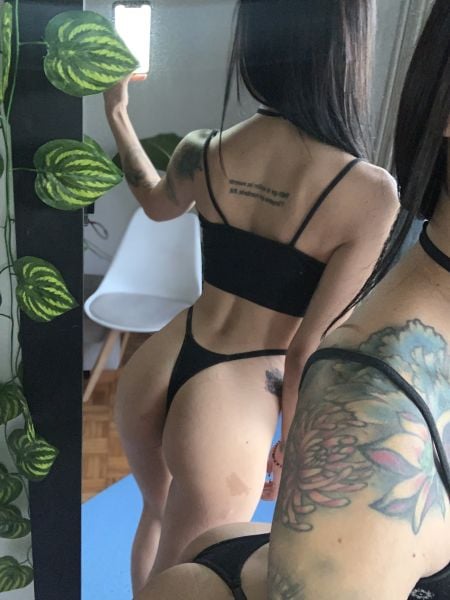 Me llamo Mila, soy creadora de contenido para adultos y actriz porno depende donde sepas buscar 🔍 🧡🖤

https://allmylinks.com/milakdiaz

A veces me gusta portarme mal con mis suscriptores / fanes y clientes.. así que te invito a conocerme y llenarme de ti 🫦