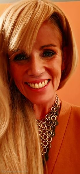 Hola, espero que todo este ok. Te ofrezco un encuentro lleno de mimos, caricias, besos, te prometo ser en ese ratito como la mejor de las novias que podes llegar a imaginar.