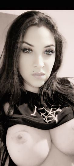 Thania 