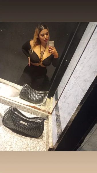 🩷Hola amor soy DANIELA VIP 🩷  Tu mejor opción para un momento de relax educada simpática y Linda , Atiendo en hoteles 🏨 salgo a cenas eventos despedidas y Mucho más Tríos con amigas 🩷 escribime y hablemos
