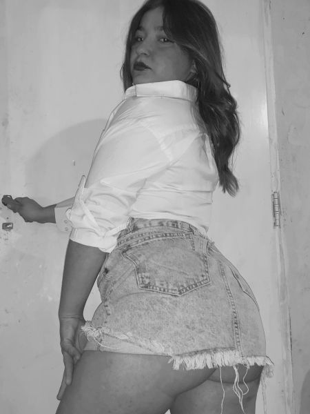 Holii soy Floor soy nuevita, tengo 24 añitos y me gusta ser tu putita de la manera mas grosera posible, conóceme y no te vas arrepentir 😏