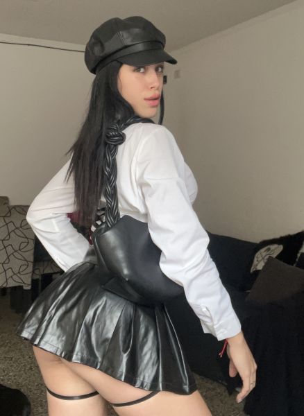 Escort VIP Sofi en Buenos Aires y La Plata – Atención exclusiva 24 Hs
💋 Hola amor… Soy una mujer exquisita, intensa y muy caliente. Ofrezco una experiencia de lujo, con actitud, puta fina y presencia impecable.  Siempre producida, perfumada y lista para cumplir como nadie.  Si buscás calidad, pasión y elegancia… escribime y te muestro por qué no me vas a olvidar.  ✨✨✨✨✨✨✨✨✨✨✨✨✨

Únicamente trato con Caballeros solventes  Educados que valoren mi Presencia ,serios y discretos ( ratas Abstenerse). acepto Pesos . Dólares  Online por Transferencia Bancaria  Mercado pago. Paypal.
Viajo a capital o en La Plata

Voy a darte placer con clase, sin apuros ni actitudes mecánicas. Me encanta la atención, los besos, las caricias y el juego previo con conexión. Todo muy reservado y con la mejor energía.

🔥 ¿Qué te ofrezco como escort VIP?
Brindo encuentros sensuales, íntimos y respetuosos. Me gusta disfrutar tanto como vos. Soy una mujer apasionada que ofrece atención de lujo. Conmigo vas a vivir una experiencia auténtica, donde vas a sentirte, relajado y completamente a gusto.

💞 Estilo GFE (Girlfriend Experience): te acompaño, te mimo y te seduzco.
🏨 Atención en depto, hoteles y domicilios en CABA y La Plata.
🔐 Discreción total, higiene y privacidad asegurada.
💖 Trato cálido, sensual y muy profesional.
Mi objetivo es que te sientas a gusto desde el primer minuto. Me preparo para cada encuentro con dedicación y ganas, porque disfruto lo que hago. Para mí, ser escort VIP es un arte que se basa en el respeto, el placer y la autenticidad.

✨ ¿Por qué elegirme como tu escort VIP?
✅ Soy real, verificada y apasionada.
✅ Me gusta provocar, complacer y conectar de verdad.
✅ Cuerpo fitness, energía sexual intensa y mucha actitud.
✅ Atención personalizada, sin apuros ni rutinas.
✅ Disfruto cada encuentro como si fuera único.
Conmigo no hay falsas promesas ni improvisaciones. Soy una escort vip que se entrega al juego con todo. Vas a sentir que estás con una mujer de verdad. 