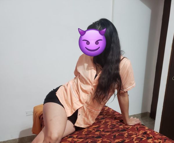Hotel o domicilio. 
Solo gente seria por favor, me tienen podrida los pajeros