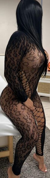 Hola soy una chica venezolana muy simpática atractiva regalona y doy unos ricos y super masajes relajantes  qué quedaras totalmente desestresado así que no deje de agendar tu hora .