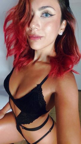Nikki Lux