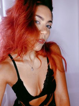 Nikki Lux