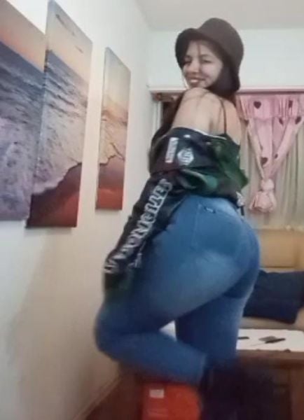 Holi amor soy More❤️‍🔥 Tu morocha mimosa😋 soy muy simpática y mimosa, me encantan los besos mojados😈 estoy para cumplir tus fantasias amor🥰 
Tengo mi depto para que podamos encontrarnos solos y pasar un momento caliente y muy hot❤️‍🔥