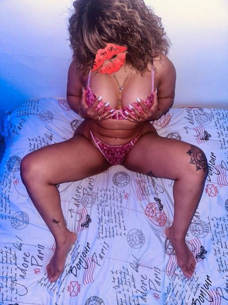 Linda latina hermosa para hacer tu sueño realidad ven y conóceme soy muy cariñosa 