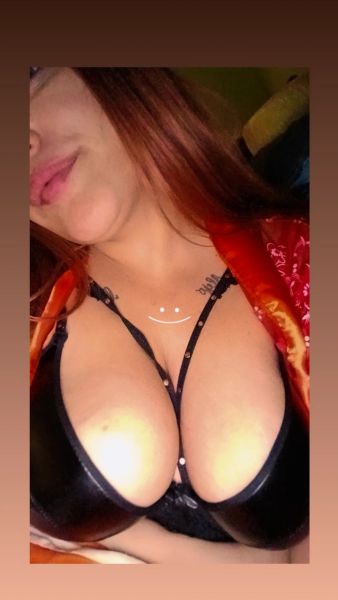 Hola amor soy la colo soy super caliente 
Ago mucho sexo oral tengo una buenas lolas para unas ricas turcas me gusta la lechita en la cara tengo la conchita caliente tengo amiguitas en llamas también 