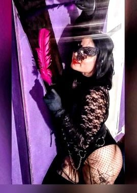 Dominatrix Geiko