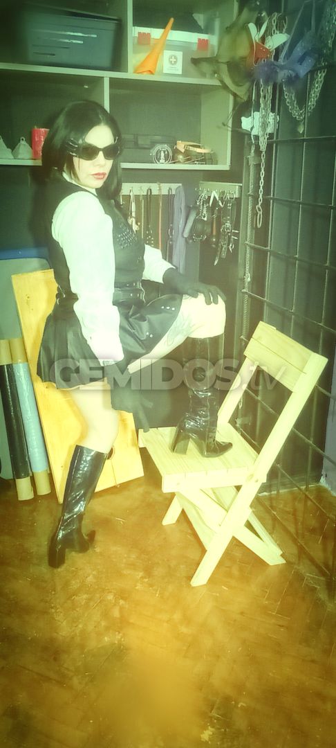 Dominatrix Geiko