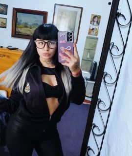 Mia 