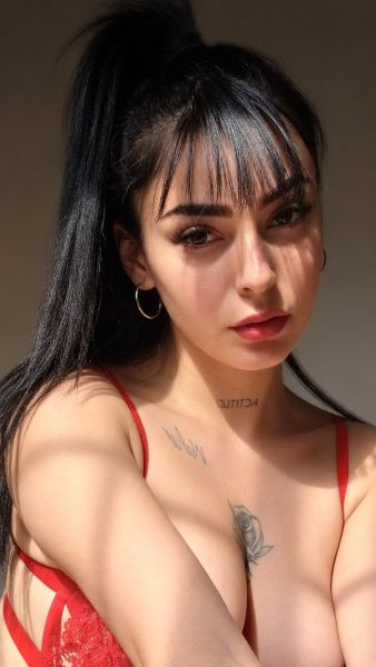 Soy una morocha argentina bien rica ! Disfruto el placer mutuo , si llegaste aca no es casualidad .. no lo dudes y enviame un mensajito no te vas arrepentir 💋 