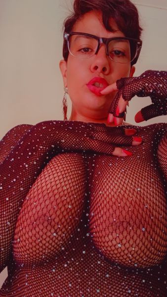 Llegué para que volemos con nuestra imaginación!
Acá una milf joven,fetichista y re pajera ,a veces con todas las ganas de dominarte con sus ocurrencias.
Me gusta la leche en las tetas y la boquita.Tenes la suficiente?

 Te espero ✨️ 

https://t.me/+X4dBjK-lX802M2Vh

Sumate a mi FREE y calentate todo!!