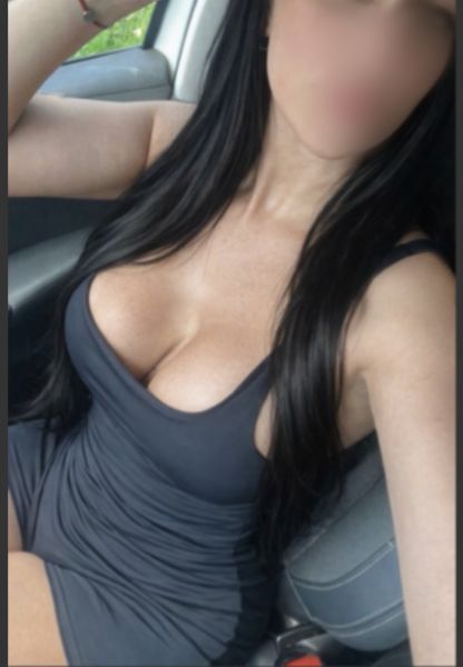 Hola amor soy Meli 💋 Veni por ese momento de relajación que tanto queres 🔥 unos buenos masajes que vas a desear que sea tu escorts, te espero bebé!!! 