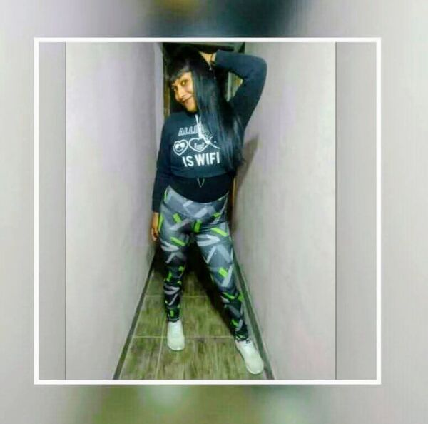Escorts Roxi in Flores